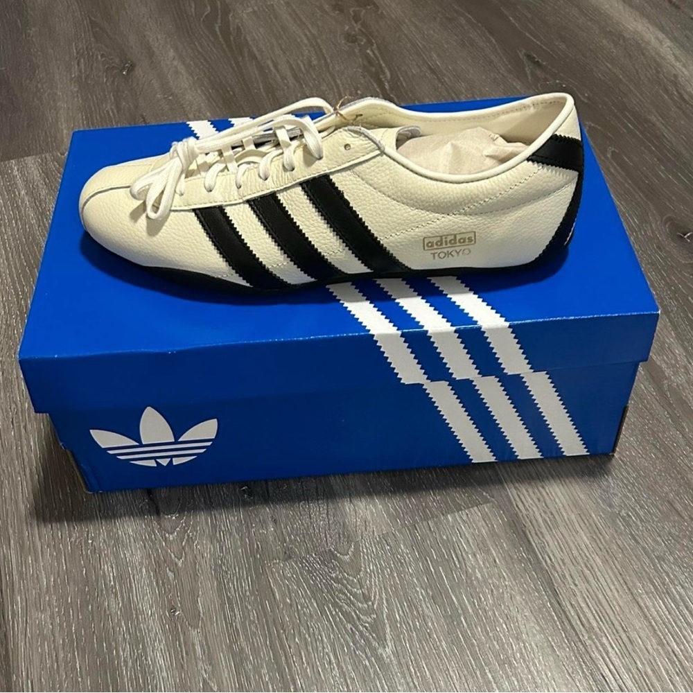 Adidas Tokyo Off White Core Black Gold Metallic Womens JQ0597 NEW Multi Sz 11 W